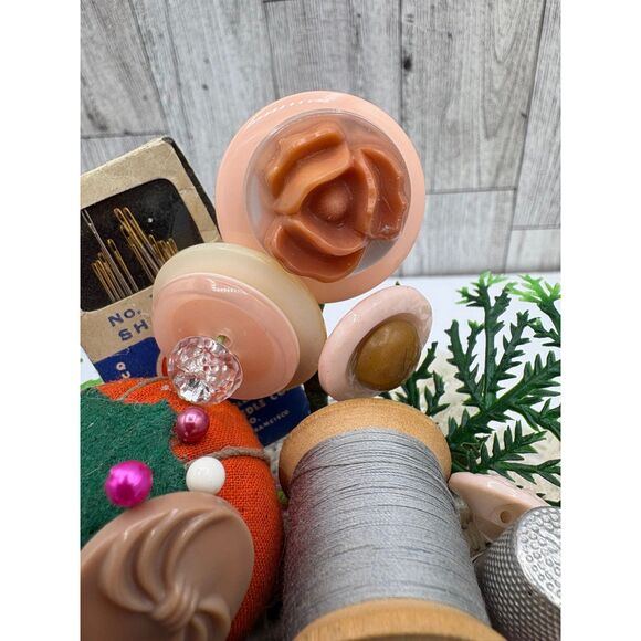 Vintage Sewing Seamstress Assemblage Buttons Pin Cushion Thread Decor - Picture 5 of 6
